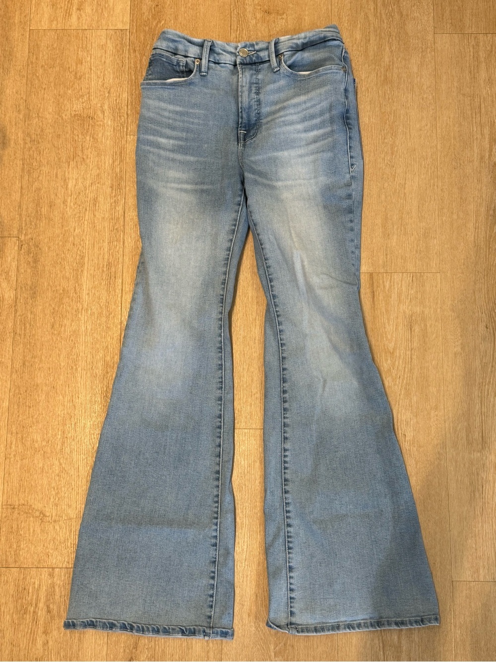 Good American Women’s Light Wash Flare Jeans